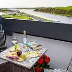 Ocean View Penthouse, The Harbour Mill, * Westport