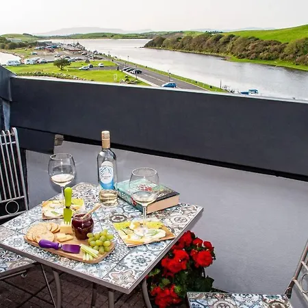 Ocean View Penthouse, The Harbour Mill, * Westport
