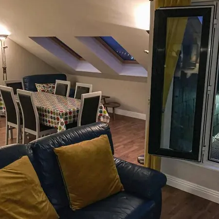 Ocean View Penthouse, The Harbour Mill, * Westport