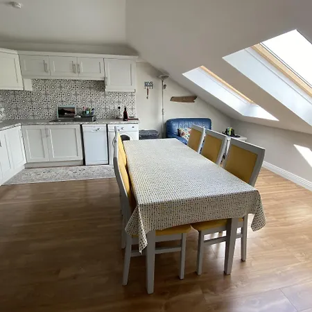 Ocean View Penthouse, The Harbour Mill, * Westport